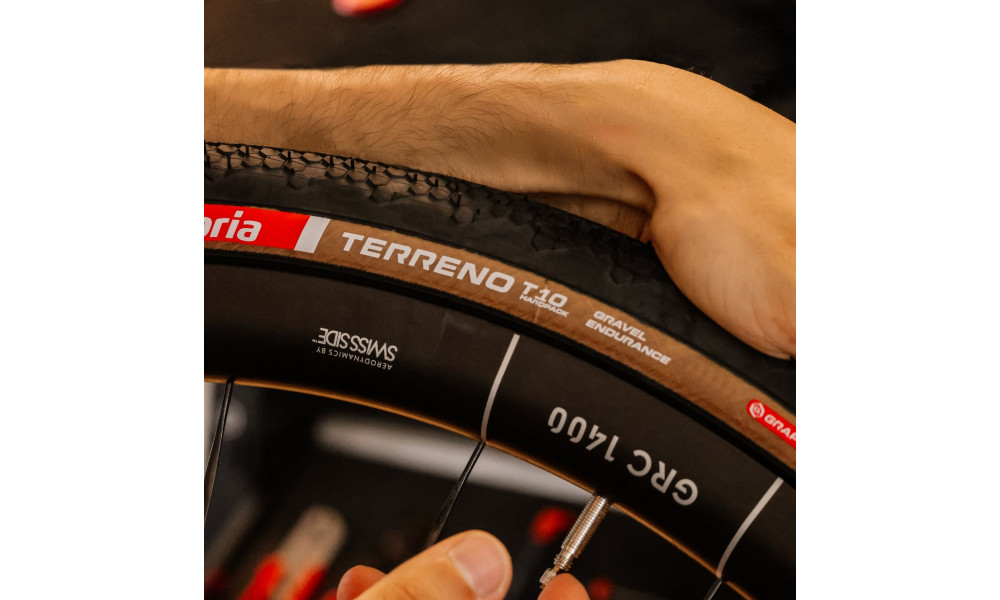 Tire 28" Vittoria Terreno T10 Hardpack G2.0 TLR Fold 700x45c / 45-622 brown-black - 3
