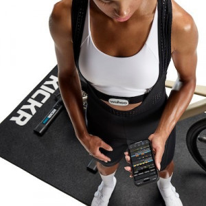 Trainer Wahoo KICKR Core 2 + 11sp cassette