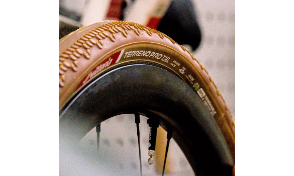Tire 28" Vittoria Terreno Pro T10 hardpack TLR Fold 700x35c / 35-622 natural - 5